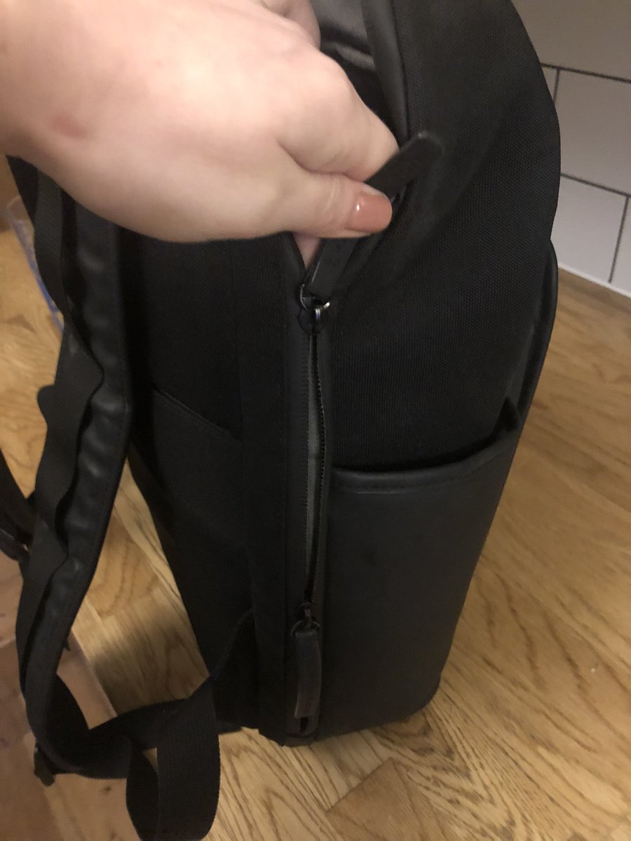 SarahGough3's tweet photo. @kaptenandson this is the second bag I have had from your where the zip has broken, please can I get a refund this time rather than a replacement as there seems to be an ongoing issue. https://t.co/BdCPsmLcS8