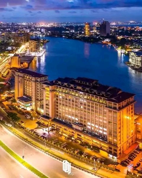 OlaniyiTaofiq's tweet photo. Vote wisely.
Only Asiwwaju has not occupied any position in Aso Rock.
Only @officialABAT Never compromise with those who destroyed Nigeria Economy.
While they were destroying Nigeria Economy, #BAT was Building Lagos State Economy.. It is on Record. #GO_&_VERIFY https://t.co/1tXGje3YOw