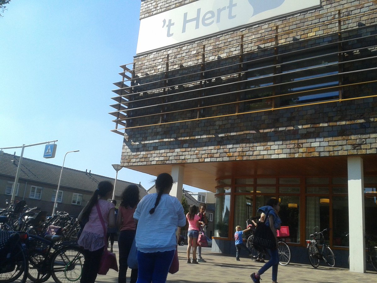Brede school het Kleurrijk in voorzieningenhart ’t Hert #willemskwartier houdt open ochtend vrijdag 20 jan van 9 tot 11.30 u.  bshetkleurrijk.nl 
Tel 024 3551566 #nijmegen. 
"We zijn trots op onze school, trots op onze diversiteit". Filmpje:
…2408de8c747c-a752567.aldryn-media.com/filer_public/b…