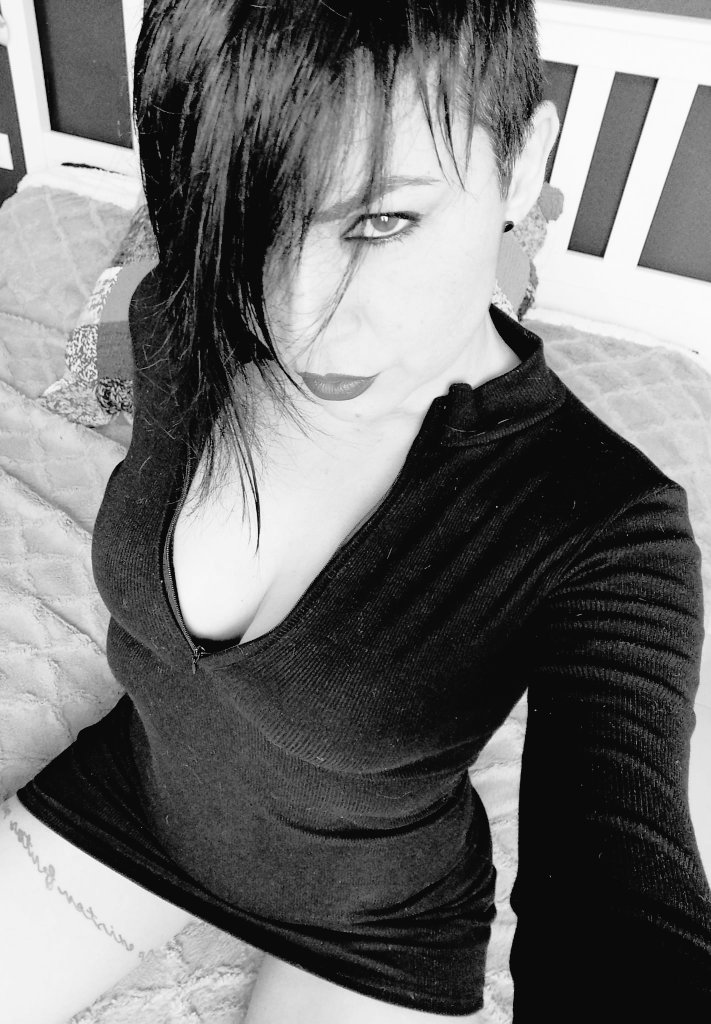 Alexia_Hard's tweet photo. Buenos días 🤭 https://t.co/EtP16RHzwA