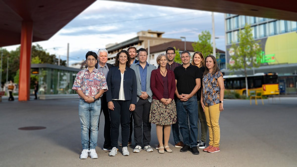 Wir kandidieren im Limmattal 💚
Als dynamische Partei der ökologischen Mitte sind wir im Handeln grün und im Denken liberal. Wir halten Umwelt, Wirtschaft, Staatsfinanzen und Soziales und damit die Gesellschaft insgesamt im Gleichgewicht. Wir sind überzeugt, #natürlichgehtdas!