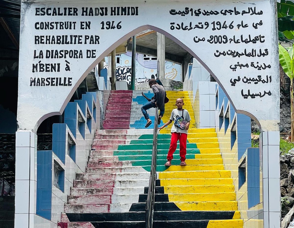 adelamara94's tweet photo. 🌍 Tournée en Afrique
Étape 1 : 🇰🇲 les Comores, une archipel de 4 îles située dans l’océan indien, au large de l’Afrique.
#Comores #mbeni #oceanindien #solidarite #Culture #sport #partage #jumelage #Afrique #europe #international #mze #princedelaville https://t.co/9BS7EPgsym