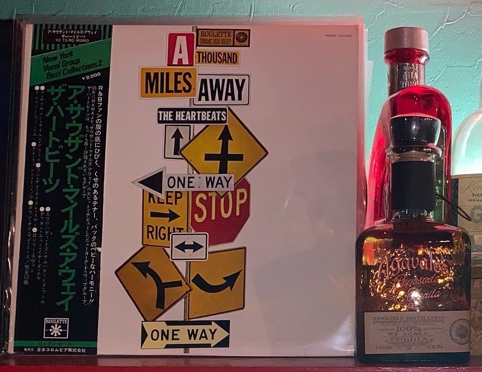 FALCON_NONDRAGS's tweet photo. 今日のレコードは1960年リリース ザ・ハートビーツでA Thousand Miles Away♪
新年会3デイズ❕楽しかったけど…
めちゃ疲れたワイ(T-T)
#レコード #12インチ #アナログ #80s #80smusic #funk #soul #rhythmandblues #doowop #theheartbeats #barstingray https://t.co/rSDljUow65