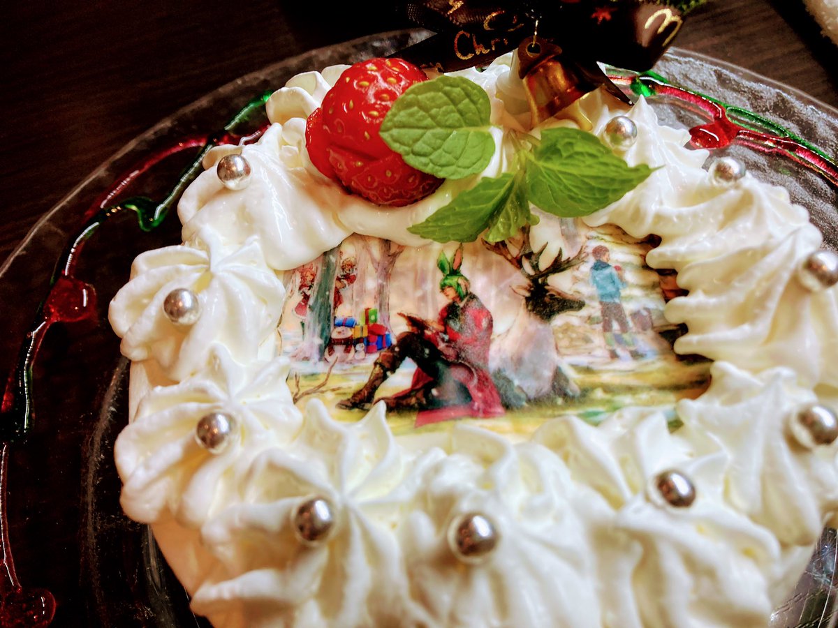 Lilli_gungnir's tweet photo. 新年エオカフェ。
いつ行っても、何回行ってもエオカフェは楽しい🤣
ホールケーキは、星芒祭シーズンにハニトーの代わりに出してるものです🎂 https://t.co/JPPUNfflIm