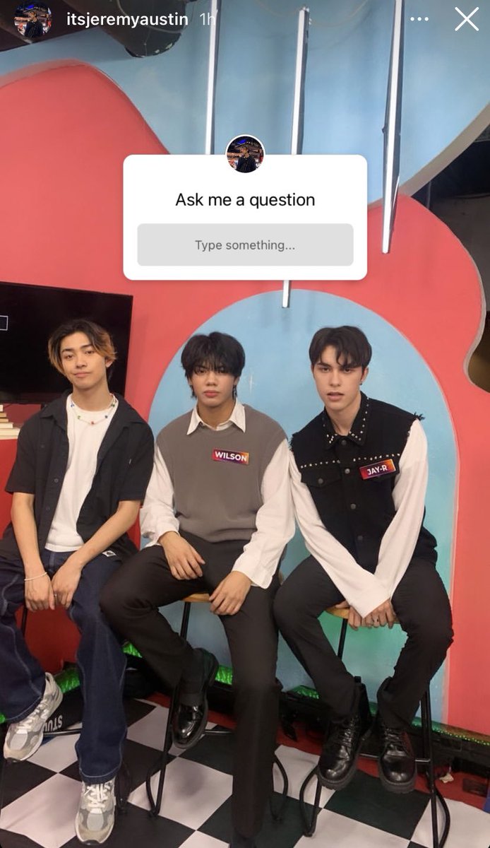 TEAMJeremyA's tweet photo. 🎶 If you don’t know, now you knooow 🎶 🤪

#dreamchaser_JEREMY #dreammakerPH https://t.co/yGn7ZCl0Ez
