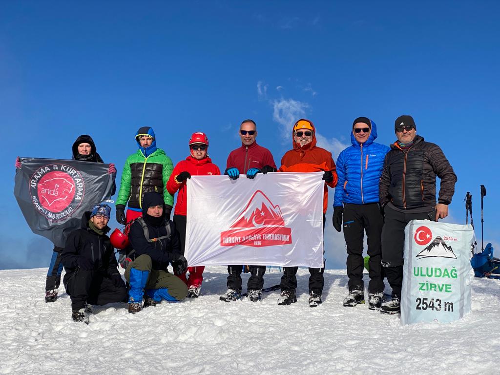 andaAke's tweet photo. 🏔️ #dünyadağcılıkgünü - Sürdürülebilir #Uludağ #Zirve Faaliyeti
4️⃣9️⃣ Sporcu
7️⃣ Saatlik Tırmanış (08.30 - 15.30)
🚩Rota: 1. Oteller Bölgesi - Uludağ Zirve
#dağcılık #mountaining #tırmanış #climbing #tdfbursailtemsilciligi #andabursa #andaaramakurtarma https://t.co/GY8qmf9lkd