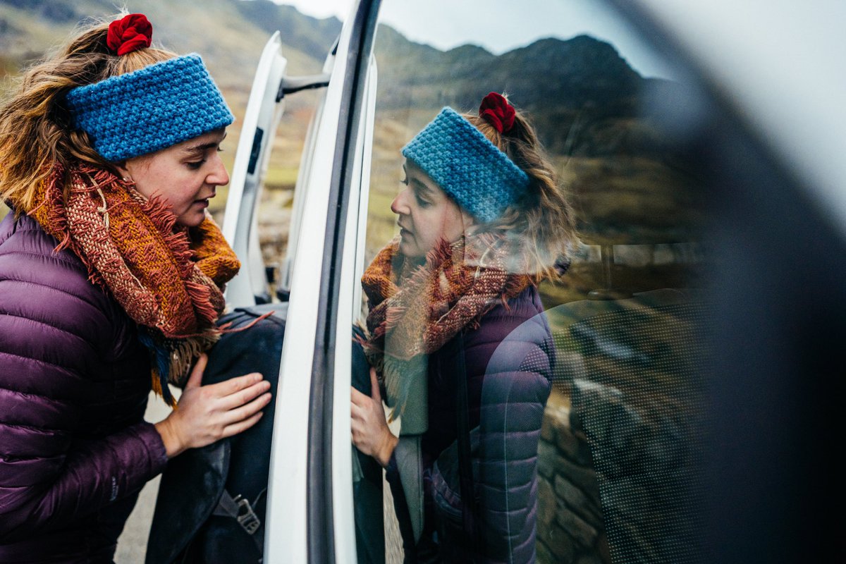 _Pertex's tweet image. The weather improves enough to risk heading outside, so Zoë climbs in her van and drives up the Llanberis pass; the roadside Cromlech boulders providing sufficient shelter to stay dry even on a dreich day.

Setting the Direction:
pertex.com/2022/12/19/set…
