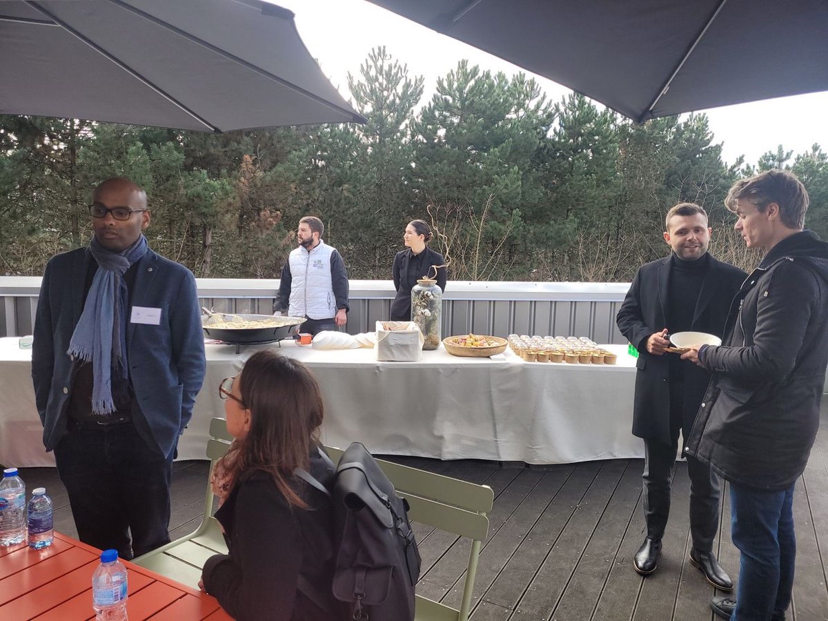AntemetA (@antemeta) on Twitter photo 🚀 Les équipes de <a href="/VeritasTechFR/">Veritas Tech FR</a> étaient à l'honneur dans nos locaux de Guyancourt.
Nous nous sommes retrouvé pour une journée studieuse et conviviale pour bien entamer cette nouvelle année !
❄️ Température hivernale oblige… Le plat du jour était une tartiflette géante ! 🚀 Les équipes de <a href="/VeritasTechFR/">Veritas Tech FR</a> étaient à l'honneur dans nos locaux de Guyancourt.
Nous nous sommes retrouvé pour une journée studieuse et conviviale pour bien entamer cette nouvelle année !
❄️ Température hivernale oblige… Le plat du jour était une tartiflette géante !
