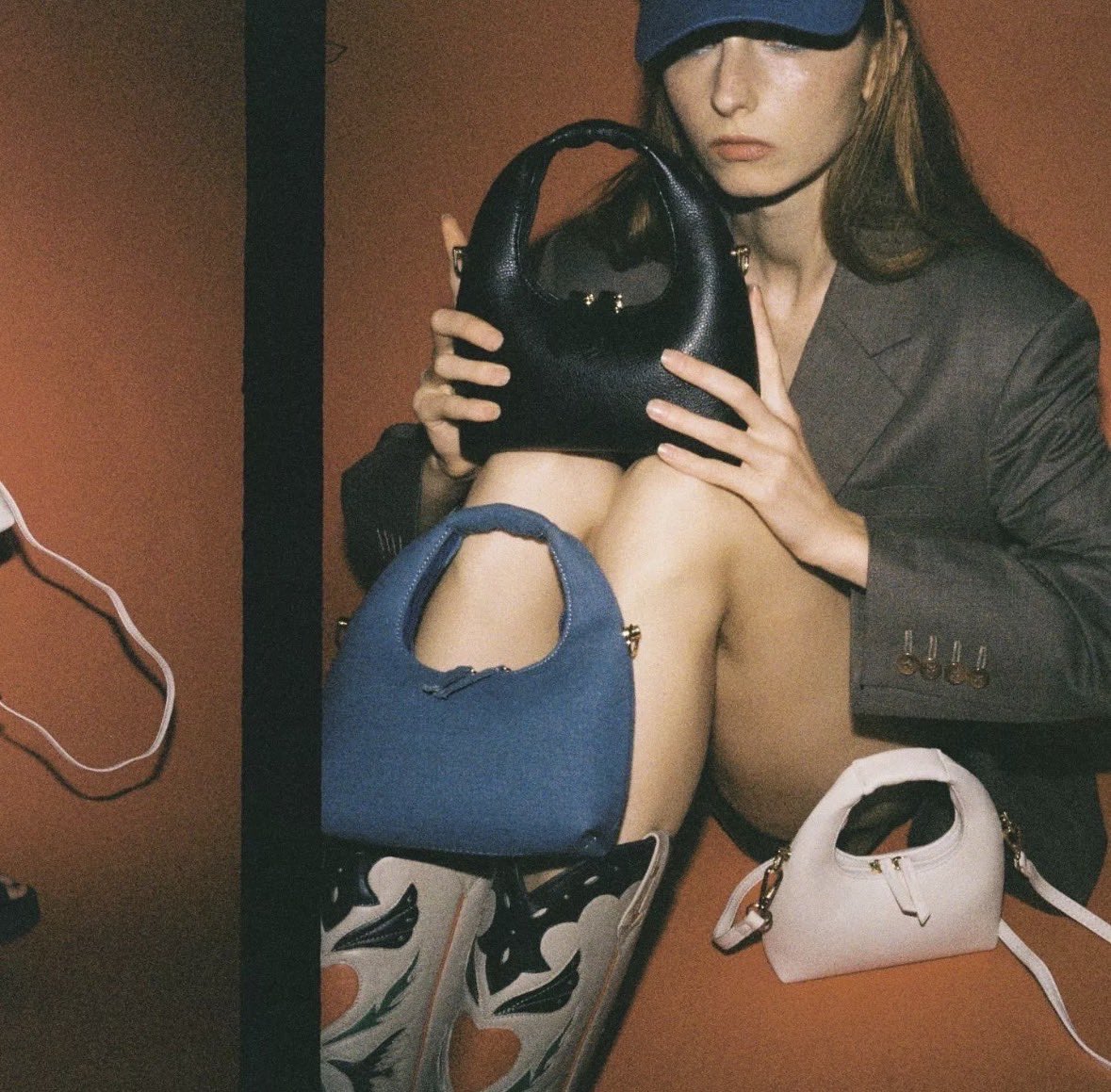 daisy bloom tweet media