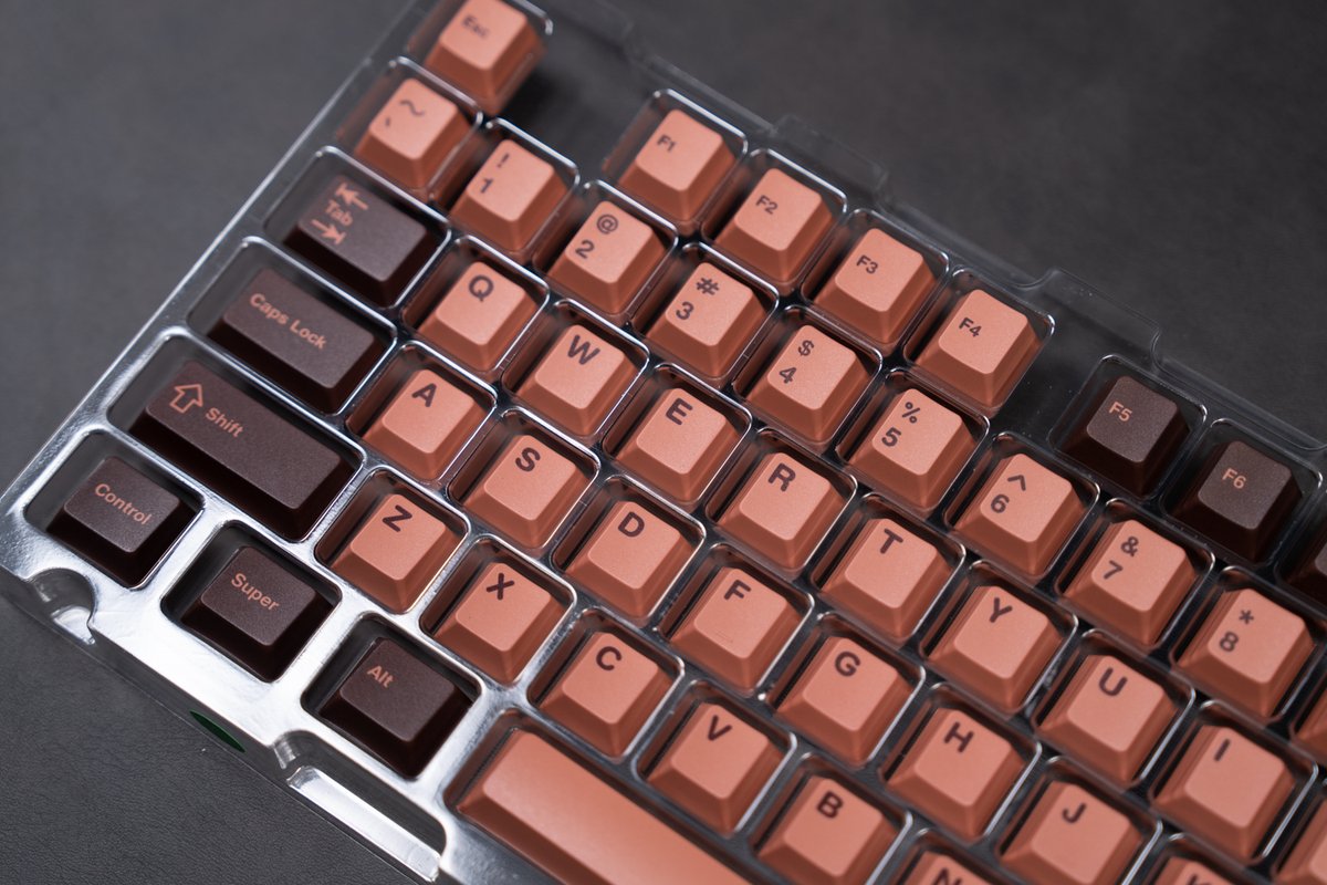fzoi77's tweet photo. ・CHERRY SPELLBOOK
・CHERRY COPPER
・SHURIKEY Matrix-01 R2
・ePBT Be The One
追加しました

CHERRY COPPERは絶対買い

【キーボード】購入したキーキャップまとめ【レビュー】 https://t.co/itCgGeDsTP 

#keycaps #keycapset #geekhack #keyboard #ePBT https://t.co/0Tk1kRqZC9