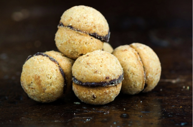 Agendaviaggi's tweet photo. I Baci di Dama: tutto sui dolci storici piemontesi
#bacididama #dolcipiemontesi #piemonte #cookies #cookie #bacididama #pasta #tea #té #colazione #decoratedcookies #biscotti #biscotto #decorated #decorazione #breakfast #decoreted #decorare
https://t.co/SFuvXCzYaq https://t.co/0rGH5EpY5j
