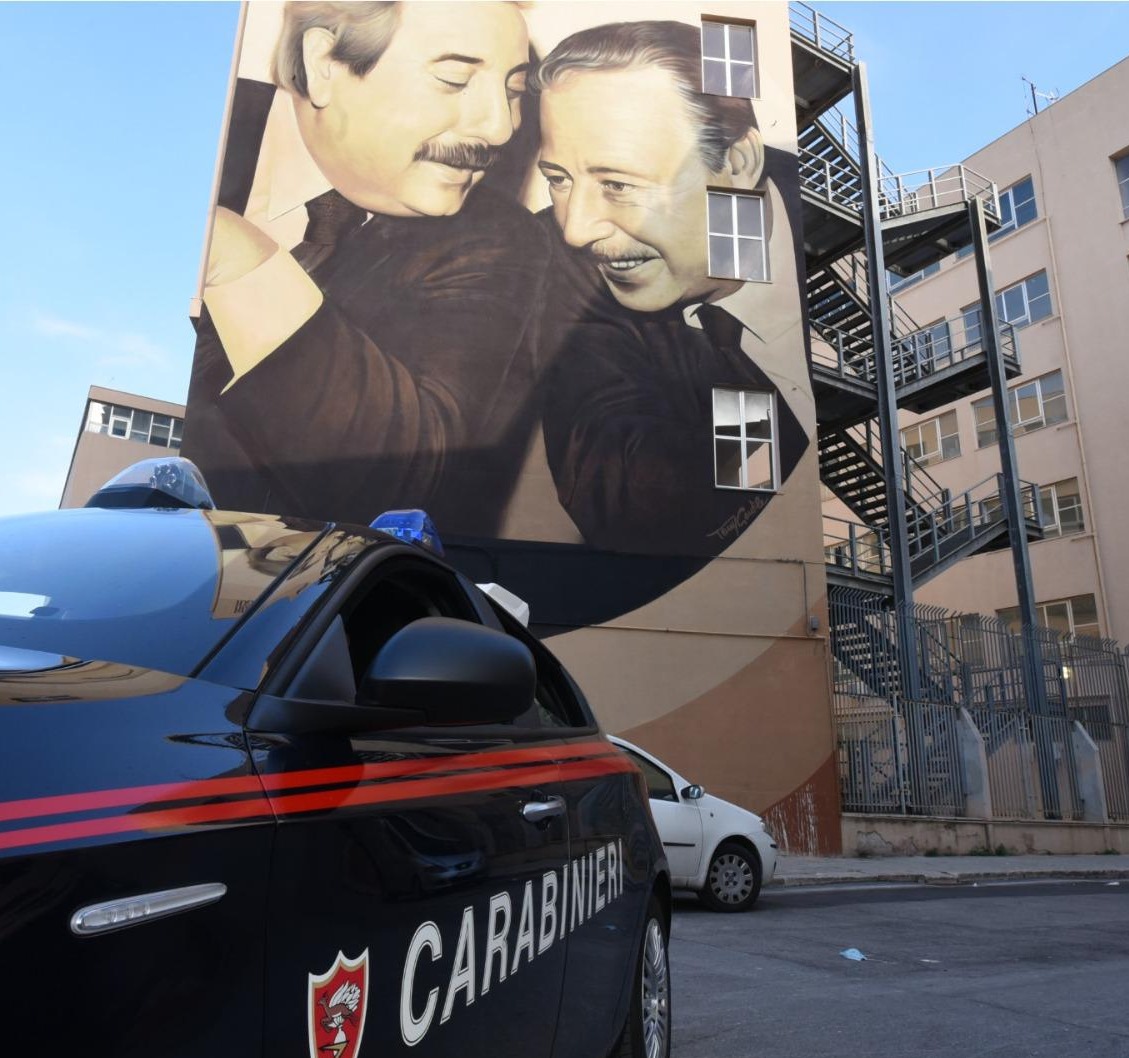 Dopo 30 anni di latitanza, catturato dai #Carabinieri il boss di Cosa Nostra Matteo Messina Denaro. Si trovava all’interno di una struttura sanitaria dove si era recato per sottoporsi a terapie cliniche
