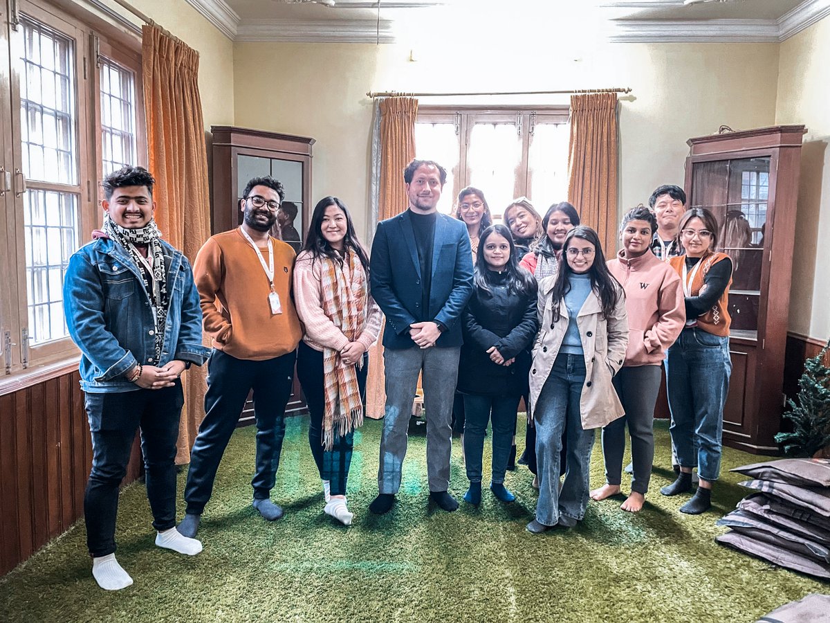 Coderushnepal's tweet photo. Code Rush had an insightful learning hour as we explored the world of ergonomics with Physiotherapist Mr. Roshan Bhandari.
Mr. Bhandari, a Physiotherapist, shared his knowledge and tips on how to create a comfortable and safe working environment for all.
#CodeRush #LearningHour https://t.co/xLmmqnNrHG