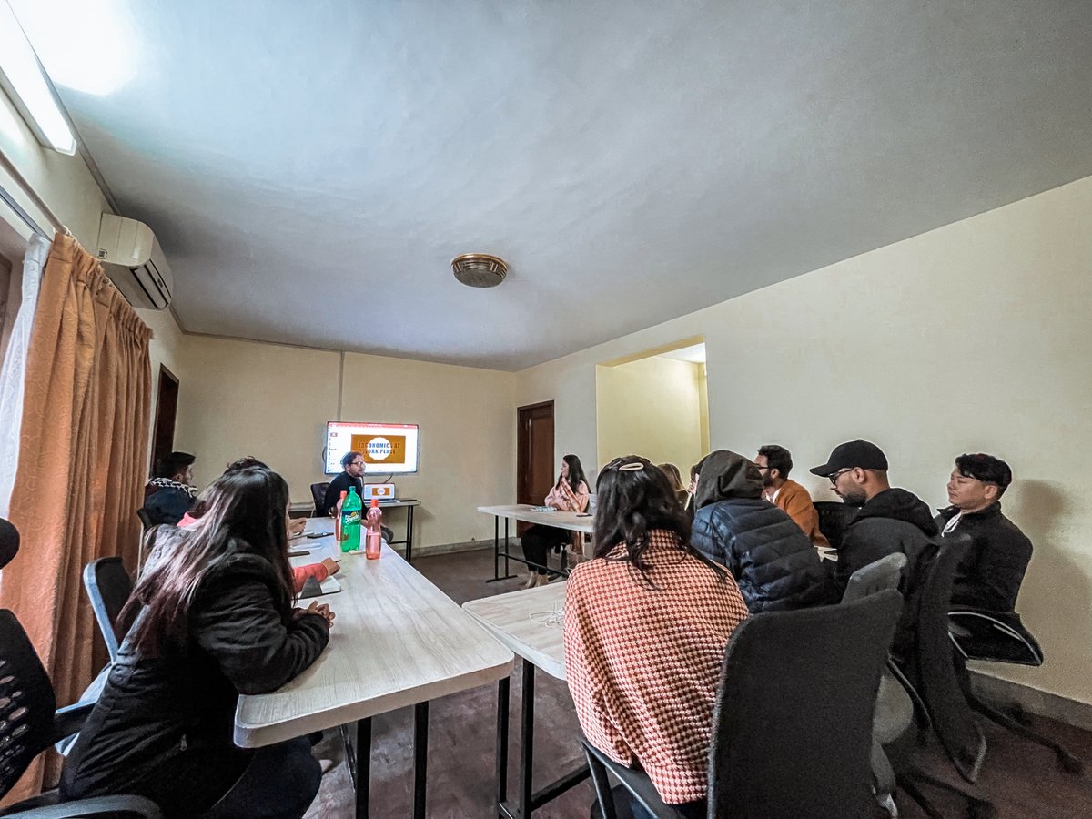 Coderushnepal's tweet photo. Code Rush had an insightful learning hour as we explored the world of ergonomics with Physiotherapist Mr. Roshan Bhandari.
Mr. Bhandari, a Physiotherapist, shared his knowledge and tips on how to create a comfortable and safe working environment for all.
#CodeRush #LearningHour https://t.co/xLmmqnNrHG