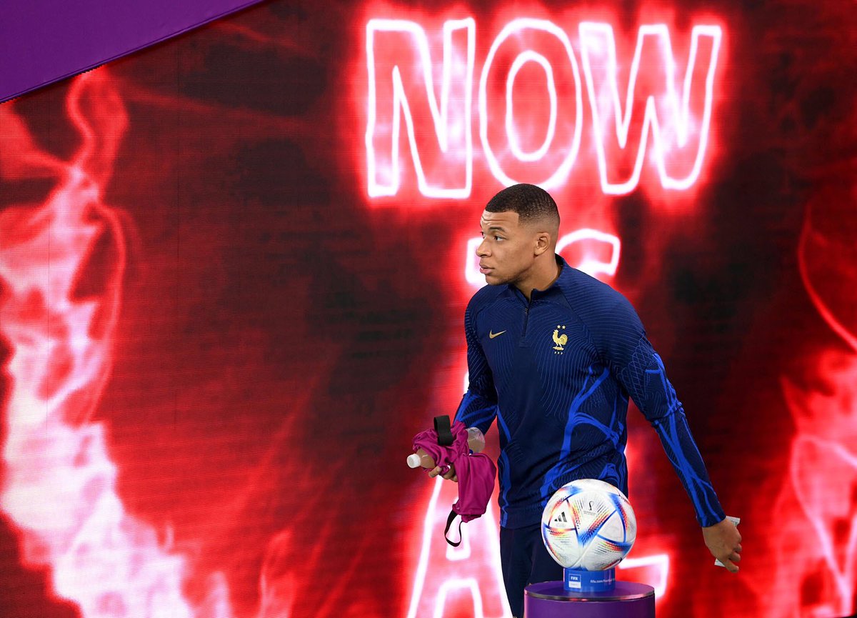 FPA_2020's tweet image. Fantastic images from our FIFA World Cup Qatar 2022 online gallery 📸by- 1️⃣- Stu Forster/Getty Images 2️⃣- Adam Davy/Press Association 3️⃣- @John_Sib /Reuters 4️⃣- @TopshotKirk /AFP - View all images in the exhibition at - footballphotographersassociation.co.uk/world-cup-2022…