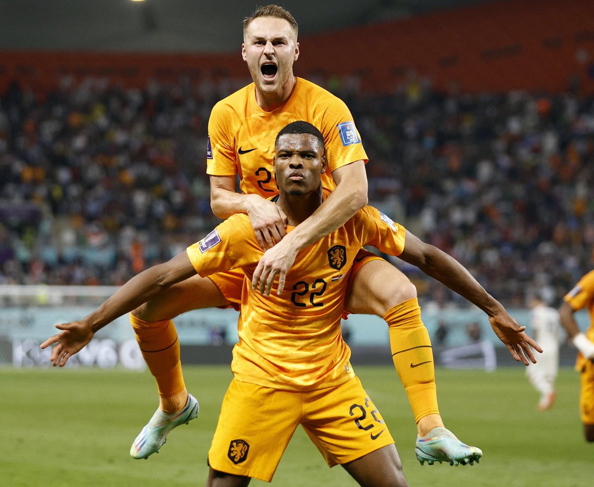 FPA_2020's tweet image. Fantastic images from our FIFA World Cup Qatar 2022 online gallery 📸by- 1️⃣- Stu Forster/Getty Images 2️⃣- Adam Davy/Press Association 3️⃣- @John_Sib /Reuters 4️⃣- @TopshotKirk /AFP - View all images in the exhibition at - footballphotographersassociation.co.uk/world-cup-2022…