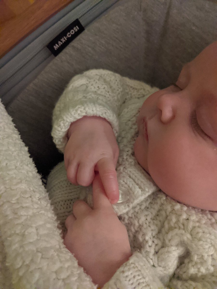 chocomilkjug's tweet photo. for someone scared of getting pregnant, I sure do be having alot of baby fever lately 🤨 https://t.co/dyabxvPTBe