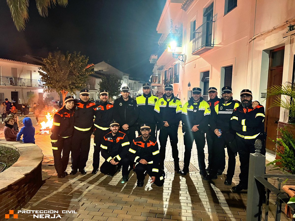 PC_Nerja's tweet photo. 🟠PREVENTIVO🟠

🔸En el día de ayer, estuvimos de servicio en la pedanía de Maro cubriendo sus tradicionales lumbres🔥  por la festividad de San Antón.

✅El servicio transcurrió con total normalidad.

@Ayto_Nerja https://t.co/wSNaOFOKFc