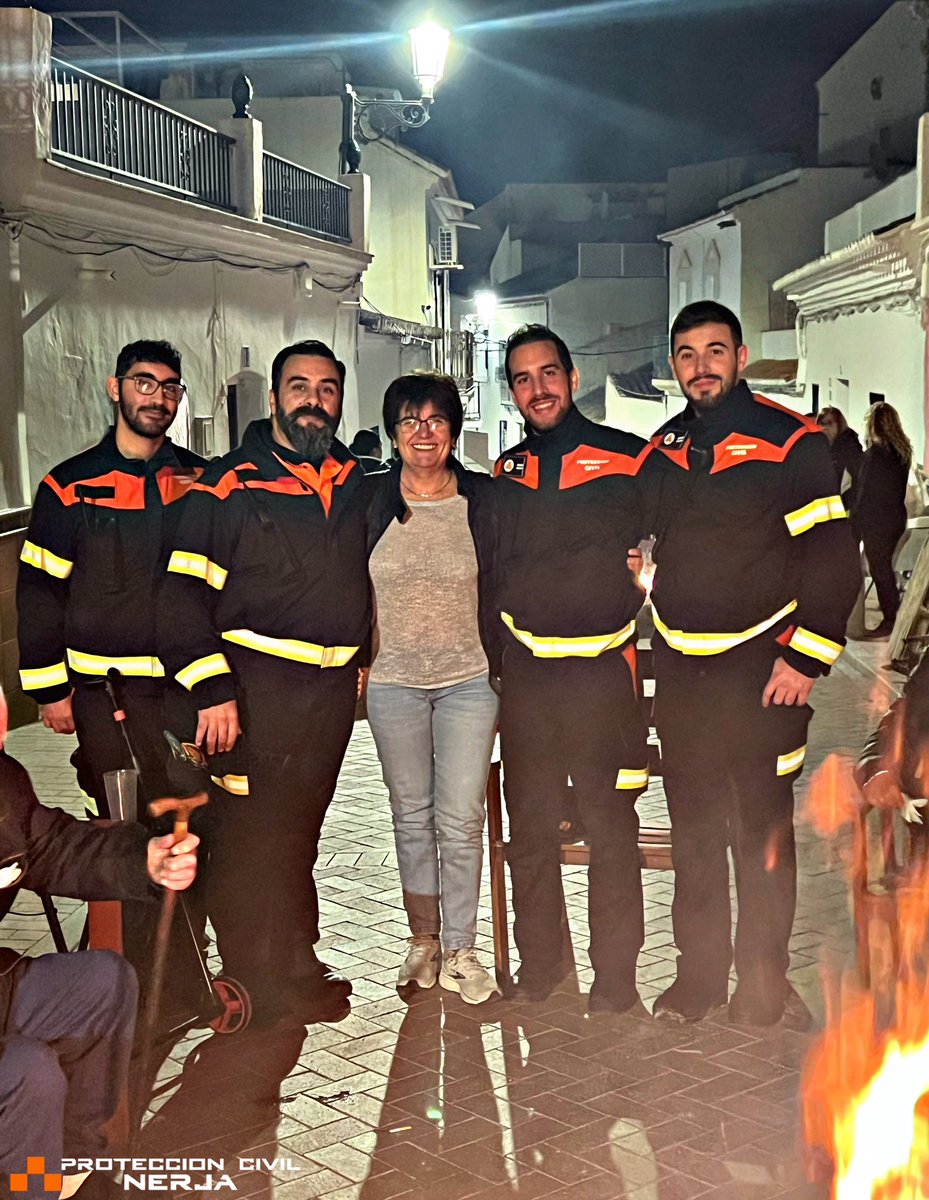 PC_Nerja's tweet photo. 🟠PREVENTIVO🟠

🔸En el día de ayer, estuvimos de servicio en la pedanía de Maro cubriendo sus tradicionales lumbres🔥  por la festividad de San Antón.

✅El servicio transcurrió con total normalidad.

@Ayto_Nerja https://t.co/wSNaOFOKFc