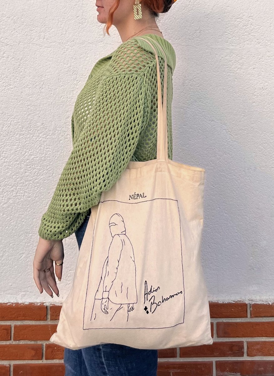 manondumerch's tweet photo. @rvbsasha Je brode à la main des créations uniques en lien avec la musique et l’art en général : voici un exemple de mes créations ❤️‍🩹✨ (vous pouvez me follow sur insta si mon travail vous plaît  https://t.co/IlEWCU1q7Y ) https://t.co/DQDhdg1hkB
