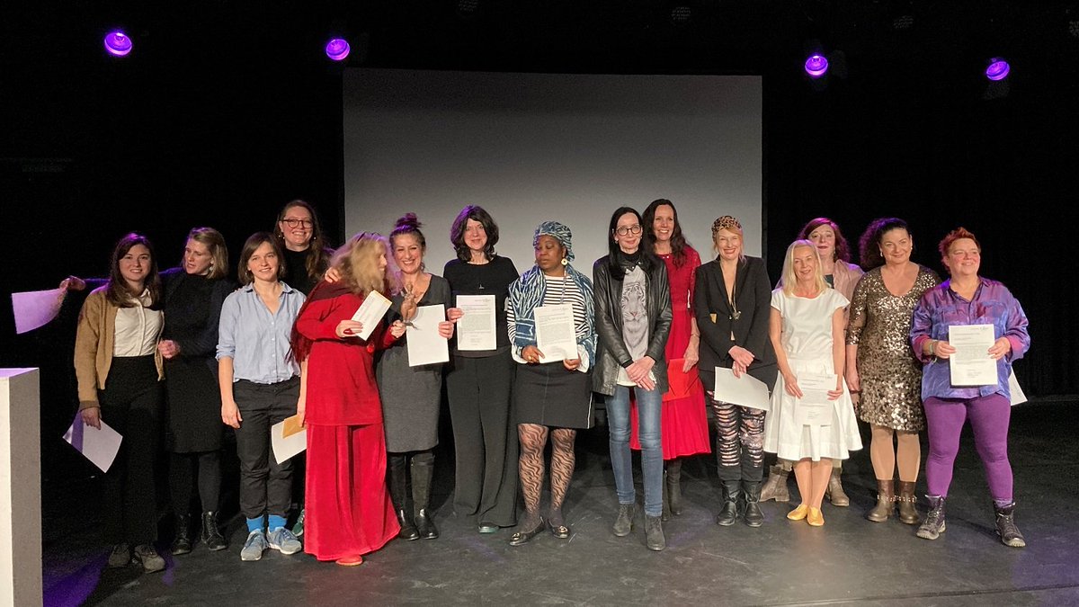 RathausHB_news's tweet photo. Kooperationsprojekt "Wir sind!" gewinnt den #Frauenkulturförderpreis2022 | Verleihung im Rahmen des Grand Opening für das Zentrum für Kunst im #Tabakquartier.
➡️https://t.co/sE6kaeYX1u https://t.co/QEOxtVAVI5