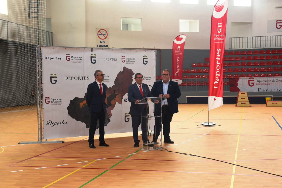 DipgraDXT's tweet photo. Tras su reinauguración el pasado sábado, ya está operativo el pabellón de la Ciudad Deportiva de la Diputación en Armilla 🏟, que ha sido ampliado y remodelado al completo con una inversión total de 1.444.708 €, financiada con los remanentes de tesorería del ente provincial👷‍♂️🏗 https://t.co/JxovR9UTpx