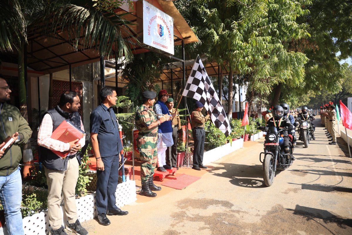 pruthaaa_patel's tweet photo. #NCCJawaMotorcyclerally flagged in at Ahmedabad by H'ble Edn Minister. Day 2 of SALT SE SOFTWARE KA SAFAR which started from  Dandi on 15 Jan. Ab DILLI dur nahin...
@HQ_DG_NCC
@DefencePRO_Guj
@CMOGuj
@GovernorofGuj
@ArvindKapoorTYG
@NCC_Dte_Gujarat
@jawamotorcycles
@yezdiforever https://t.co/MnHgtKnR8z