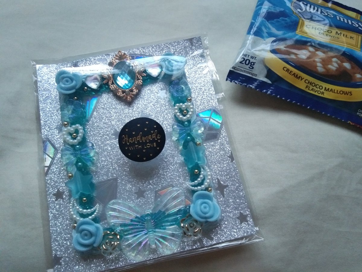 20thof3's tweet photo. π κ° #straymails κ±
first time buying a decoden toploader and its so pretty ππ tysm @nunucheekies for the smooth transaction and freebies! salamat rin po sa pa-swiss miss fav ko po sya π https://t.co/KnlcvHX0h3