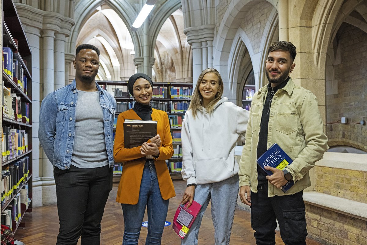 A warm welcome to our new starters this week! 👋 Don't forget to collect your Student ID from the Collette Bowe room in the Queen's building. Find out more info and FAQ's here: qmul.ac.uk/newstudents/wh…