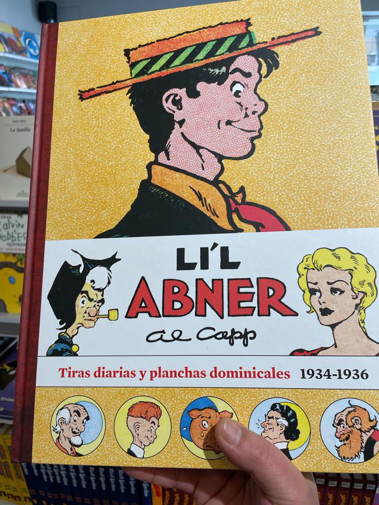Cómo nos gusta tener a 'Li’l Abner', de Al Capp, en nuestras estanterías 👉🏼 bit.ly/3iHtHbz.

#cómics #MisLibrosEnLibrerías @todostuslibros_ @Diabolocomics