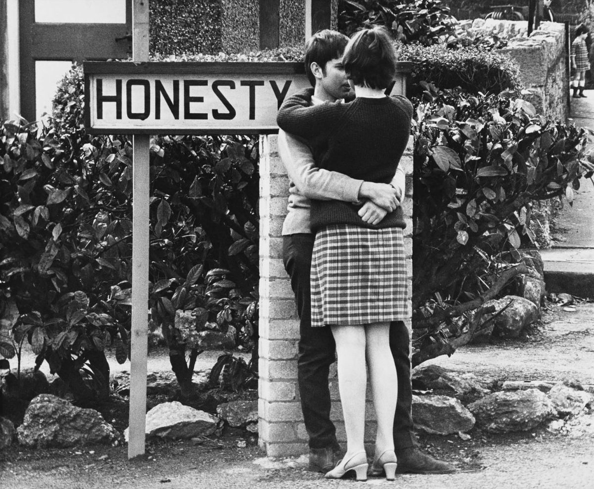 ReplicanteBueno's tweet photo. "El tiempo existe para que no todo ocurra al mismo tiempo… y el espacio para que no todo te ocurra a ti".
— Susan Sontag 16Ene1933/28Dic2004
© Shirley Baker https://t.co/5AsHtyxaNi