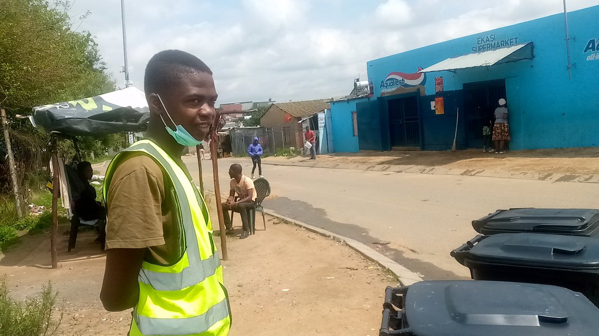 Pikitup_friends's tweet photo. We are committed in inviting young people to educate them about germs & dirty. The future is in our hands, so let's keep them clean β»οΈ
#CleanerMntwana #CleanerMPHAKATHI #Pikitup #cleanenvironment #cleanbins https://t.co/Dv98apFjP2