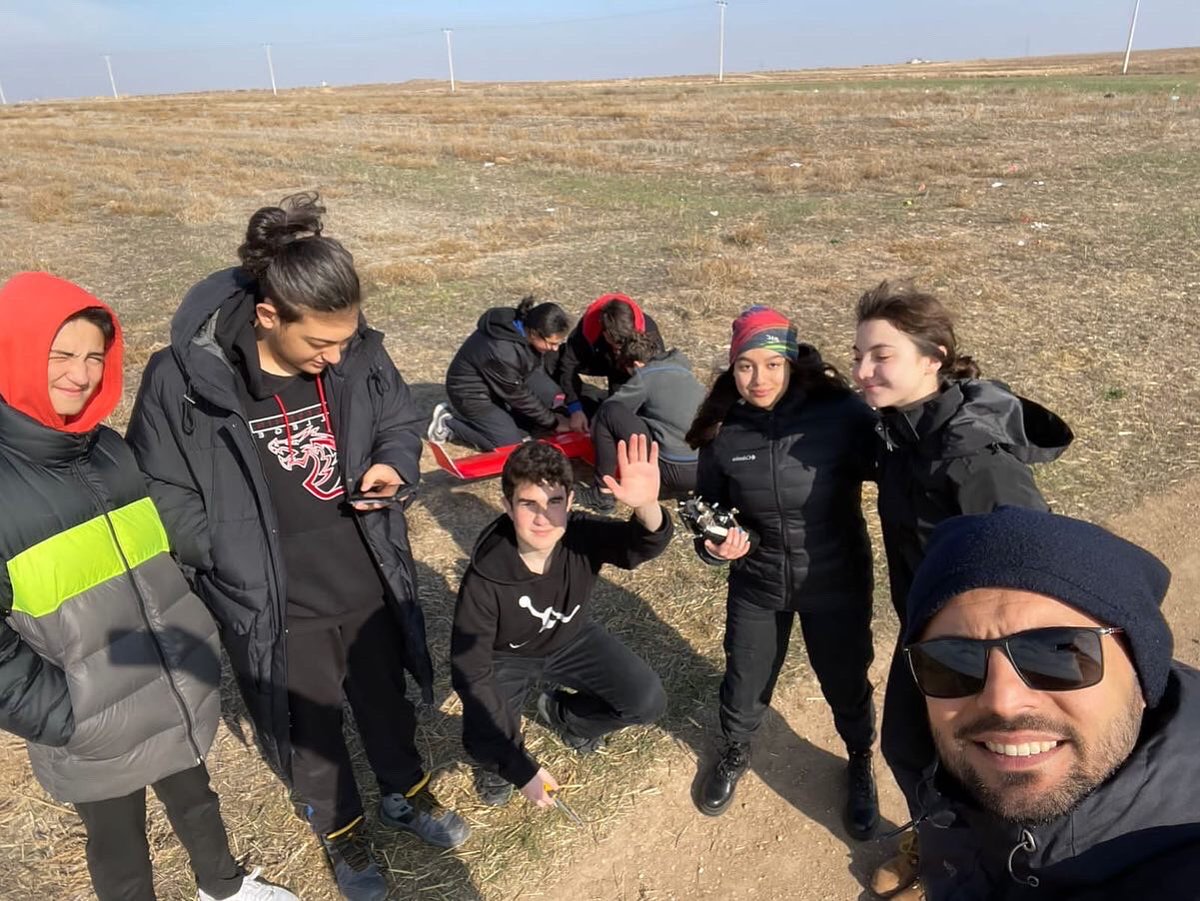 BK_Eskisehir's tweet photo. İnsansız Hava Araçları PHOENIX Takımımız, TEKNOFEST 2023 Liseler Arası İnsansız Hava Araçları yarışmasında 1750 takım arasından ilk 30 takım içine girerek finallerde yarışmaya hak kazandı. https://t.co/1zQdoyStGt