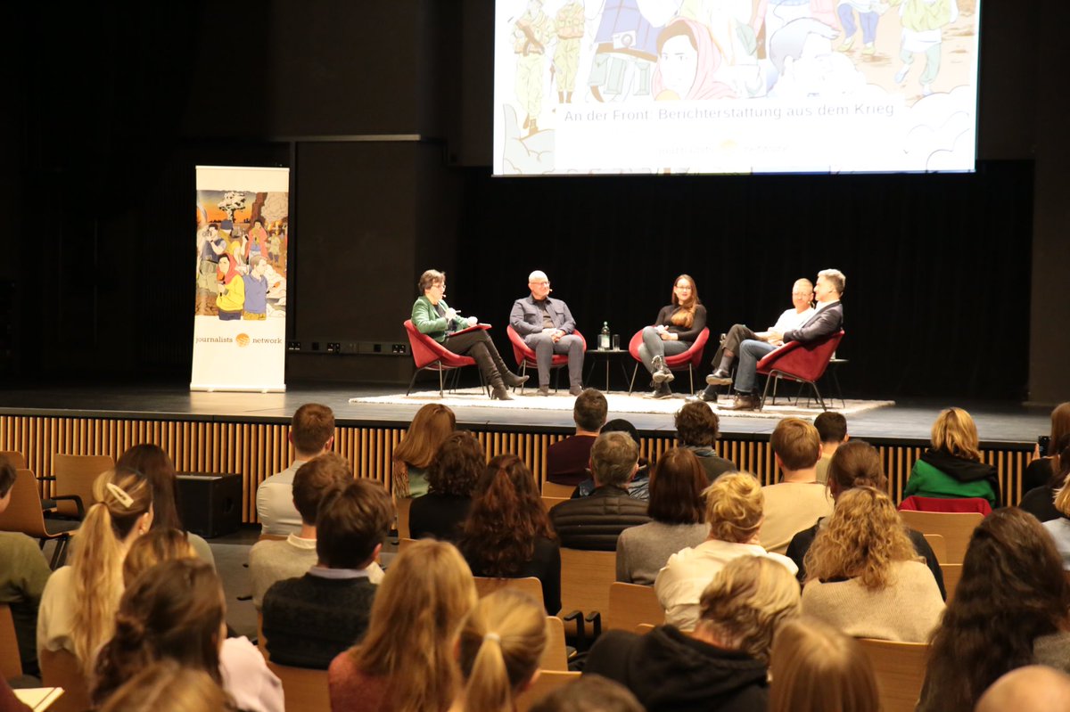 j_network's tweet photo. Zwei Tage, 200 Teilnehmer*innen, 15 Workshops u Debatten: das war der Tag des Auslandsjournalismus #tda23 in München. Vielen Dank an unsere Partner @weltreporter @Freischreiber @nrecherche, an die @SZ u das @amerikahaus als Gastgeber, an Förderer &amp; Sponsoren, besonderen Dank... https://t.co/54C3ftgrlt
