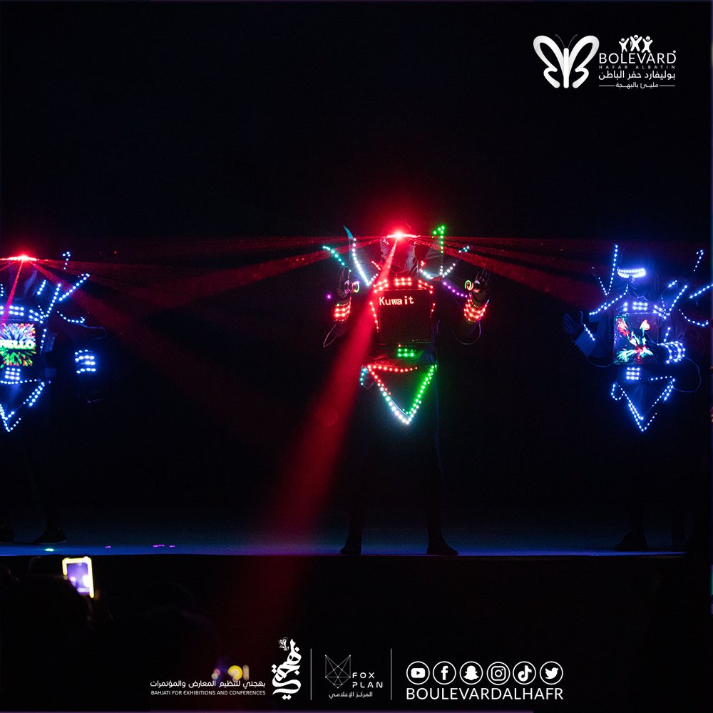 BOULEVARDALHAFR's tweet photo. الحماس ماوقف مع عرض الـ LED SHOW 
استعراض مميز وقوووي 😻😻✨

على مسرح #بوليفارد_حفرالباطن📍 https://t.co/lkip9Zrnfx