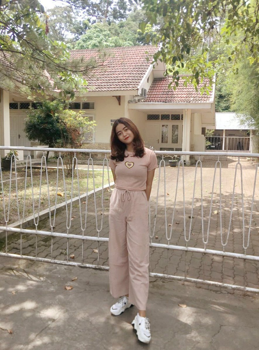 icciicca's tweet photo. new hair, new me ✨💇🏼⚡ https://t.co/8WODnDyOwS