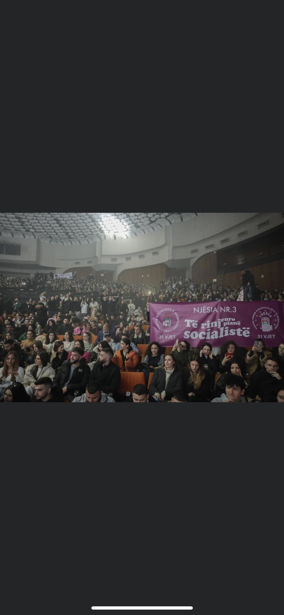 AlbiDelilaj's tweet photo. Ditëlindja e 31-të e FRESSH i gjeti të rinjtë e njësisë tonë të lumtur dhe plot energji në festën e madhe të organizuar në Pallatin e Kongreseve,për këtë ditë të veçantë!🌹🥳
Gëzuar ditëlindjen FRESSH💜 #fressh #happybirthday #klotildaferhati https://t.co/3uW0kmSyb6