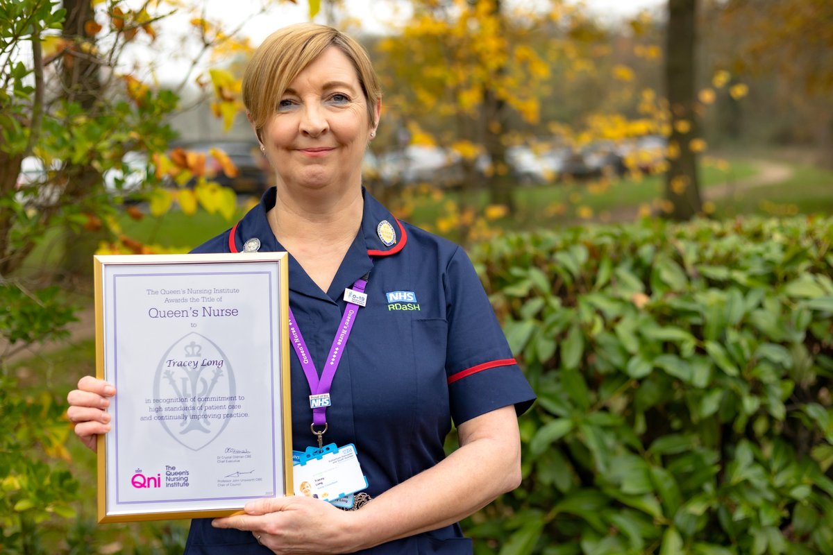 rdash_nhs's tweet photo. Congratulations to our colleague Tracey Long, a new Queen's Nurse, who left school with two 'O' levels and is now studying for a PhD, proving that learning is for life. Story here: https://t.co/CIIXgz8Dx4 @KathLavery @TheQNI @NHSNEY @MyDoncaster https://t.co/sVLv3rlu3w