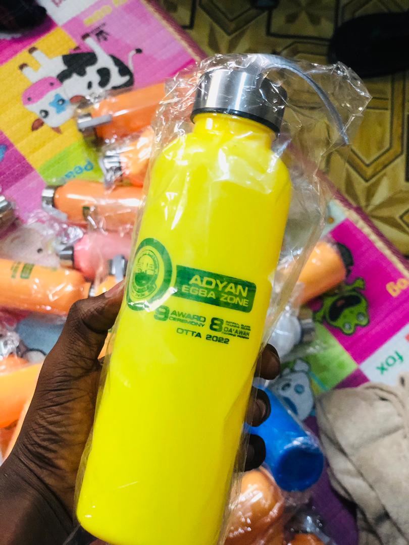 Design and print customized water bottles for cooperate gift items and personal uses.
#giftitems #print #printing #waterbottle #customized #brand #graphicdesign #printquality #oguntwittercommunity #offatwittercommunity