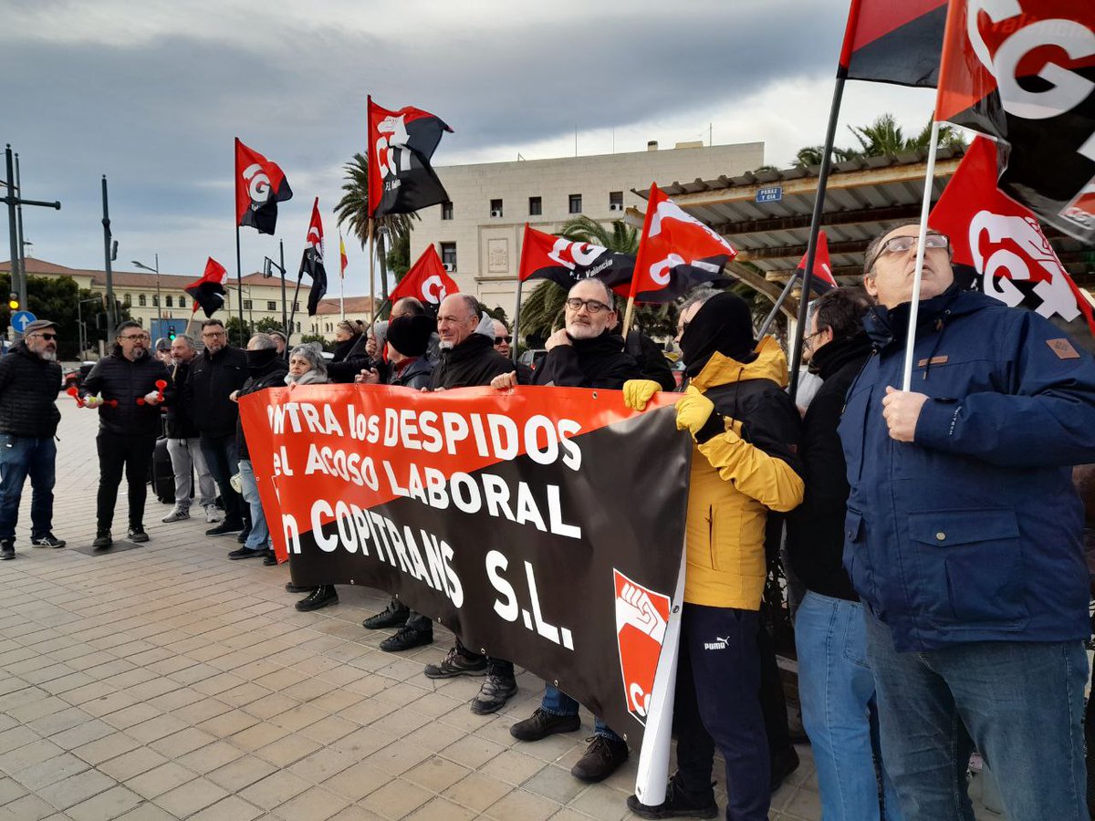 prensacgt's tweet photo. La empresa @CopitransL, con sede en #València, ha despedido a varios compañeros de @CGTPViM @CGT. 

Desde las 9:00 de esta mañana nuestra gente está concentrada ante la sede de la empresa, contra los #Despidos y el #AcosoLaboral que no vamos a tolerar. 

https://t.co/jTq6LJRkPP https://t.co/iu3p3Bfwpk