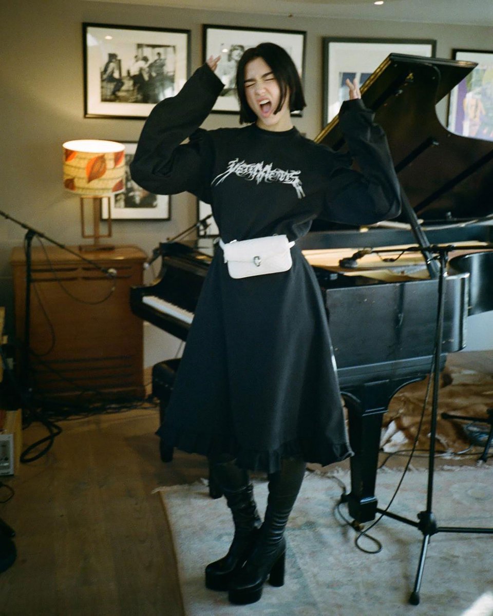 LDNfashion's tweet photo. Our predictions for 2023βs TikTok fashion trends πππ₯Όπ‘π
Hit the link to read more π: https://t.co/S8QP5KEJNq
#LDNFASHION
#Fashion #Feature #TikTok
#MaximalistStyle #IndieSleeze https://t.co/7VCP0V9TPl