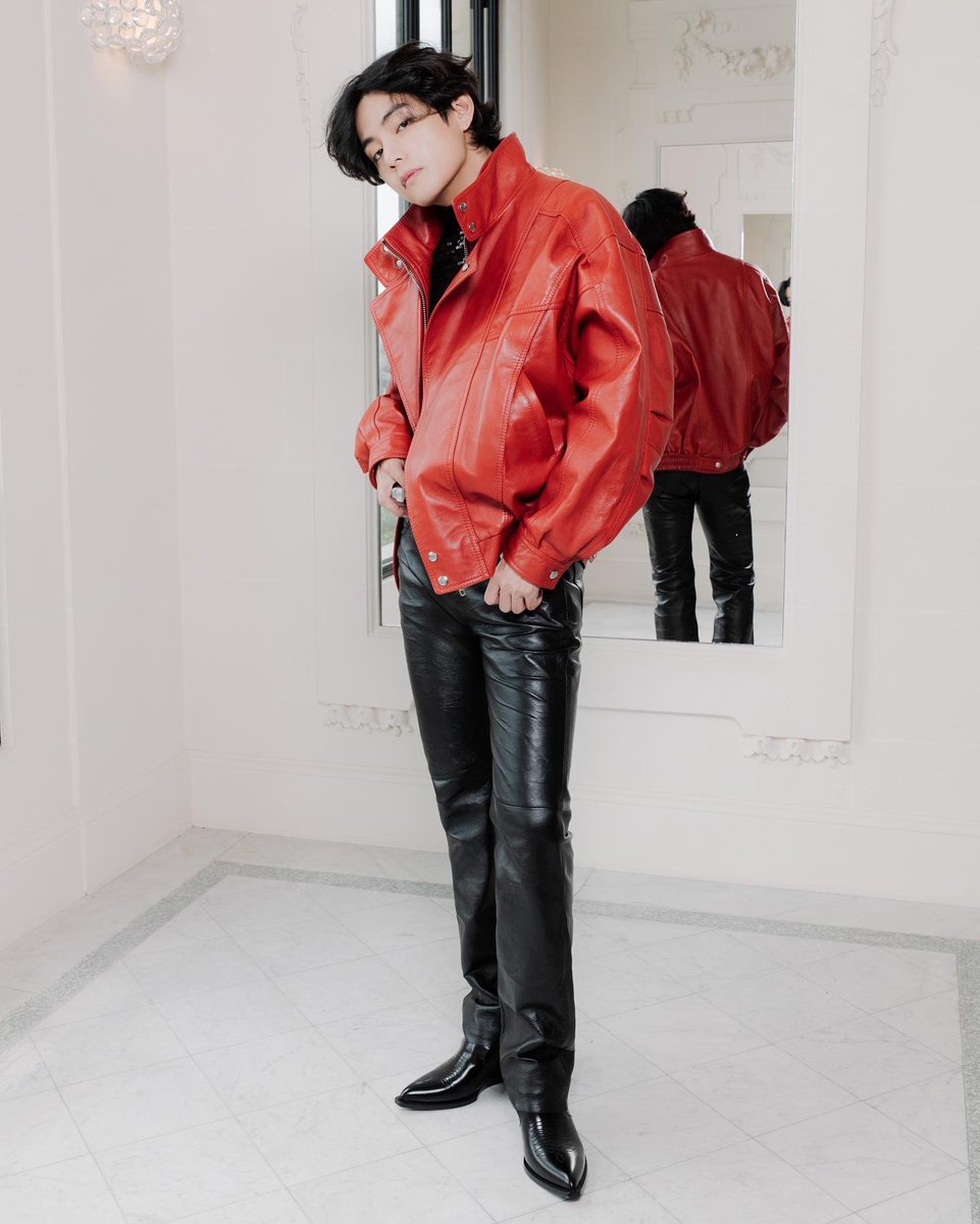 dailyjmthv's tweet photo. V x CELINE                     JIMIN x DIOR https://t.co/VLQ12wUYeA