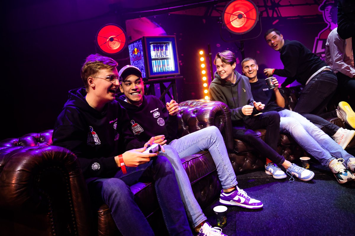 Milan van Valkenhoef tweet media