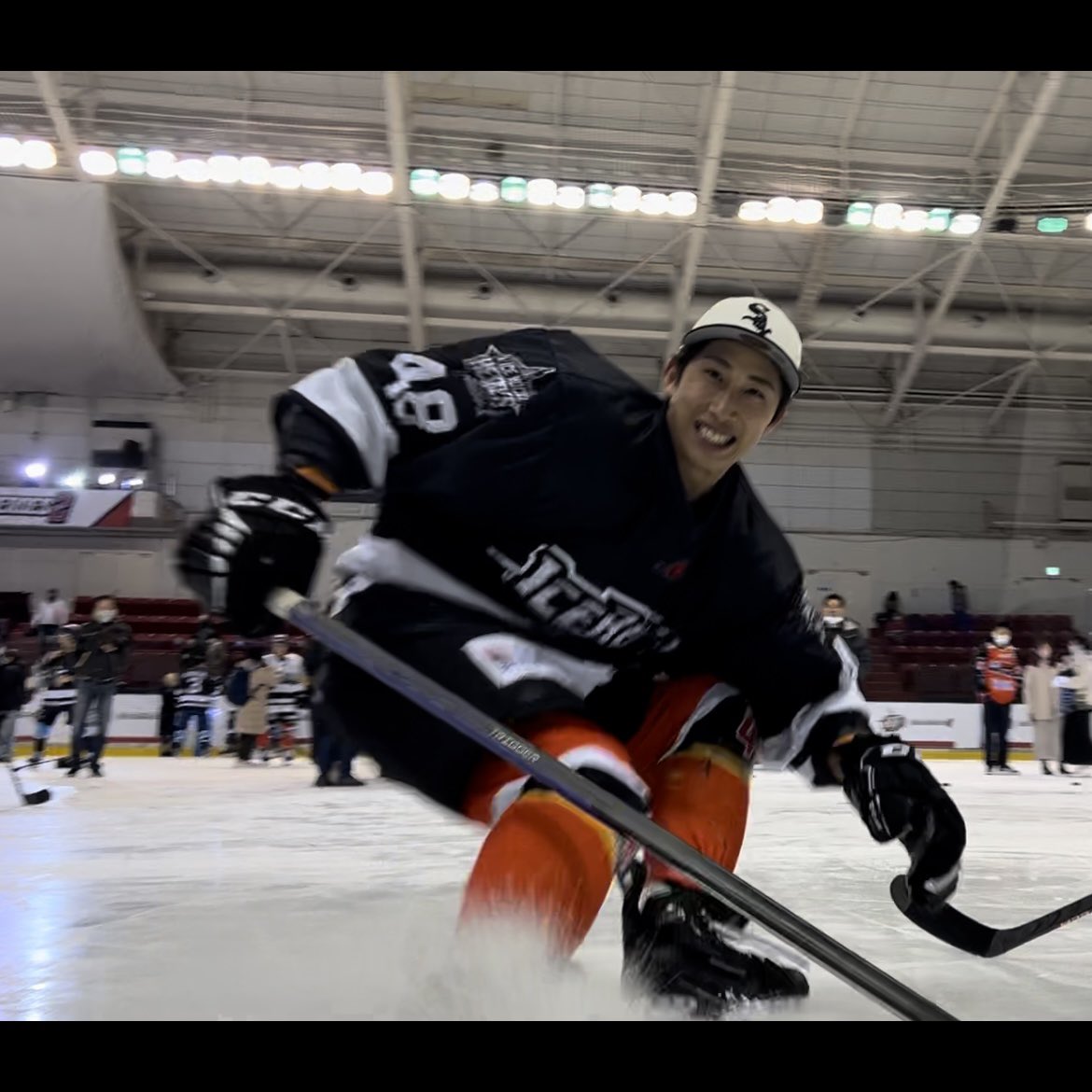 Hiiyuu_7741828's tweet image. 清水くんにベストスマイル賞を🏅✨️
#アイスホッケーヒーローズ2
#ガチ氷撮