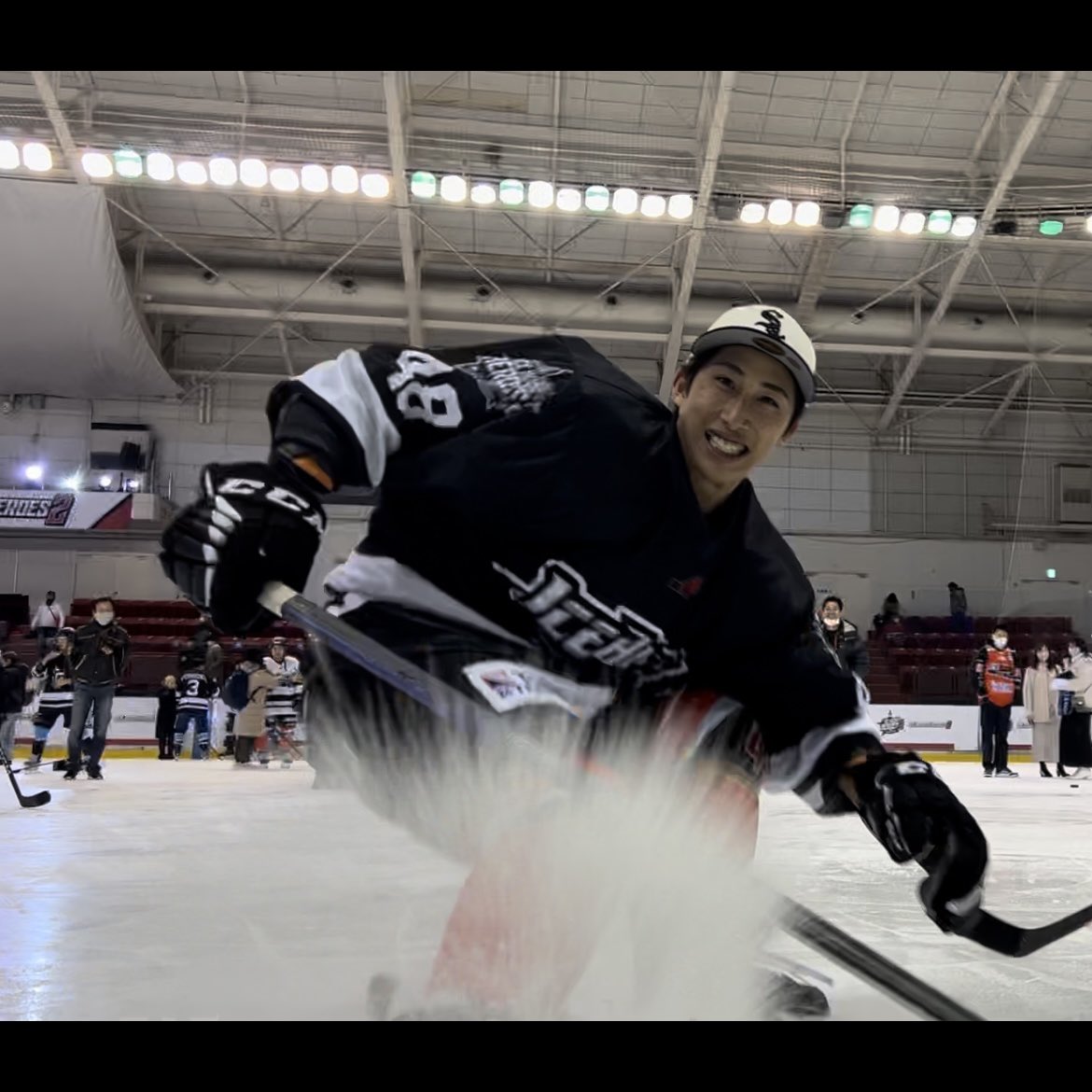 Hiiyuu_7741828's tweet image. 清水くんにベストスマイル賞を🏅✨️
#アイスホッケーヒーローズ2
#ガチ氷撮