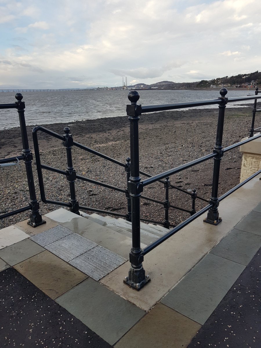 Boll_Ards's tweet photo. CAST IRON POST AND RAIL. Let's make it a 100% #recycled post and rail day. Featuring Scotland (Dundee), Scotland (Livingston), Yorkshire and a London Roof Terrace. #ASF #Scotland #Yorkshire #London #recycling #postandrail #bollards https://t.co/nm4QixisH9