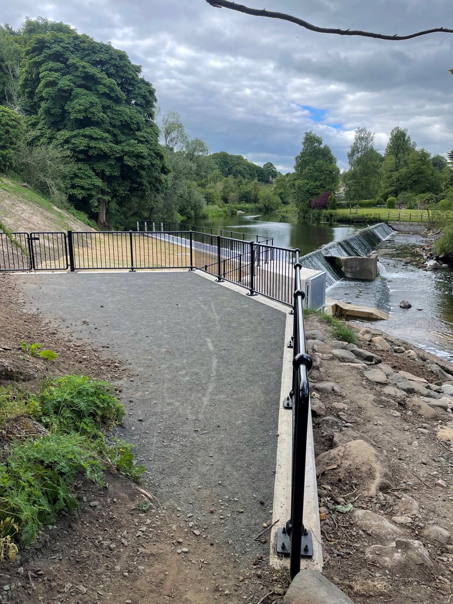 Boll_Ards's tweet photo. CAST IRON POST AND RAIL. Let's make it a 100% #recycled post and rail day. Featuring Scotland (Dundee), Scotland (Livingston), Yorkshire and a London Roof Terrace. #ASF #Scotland #Yorkshire #London #recycling #postandrail #bollards https://t.co/nm4QixisH9
