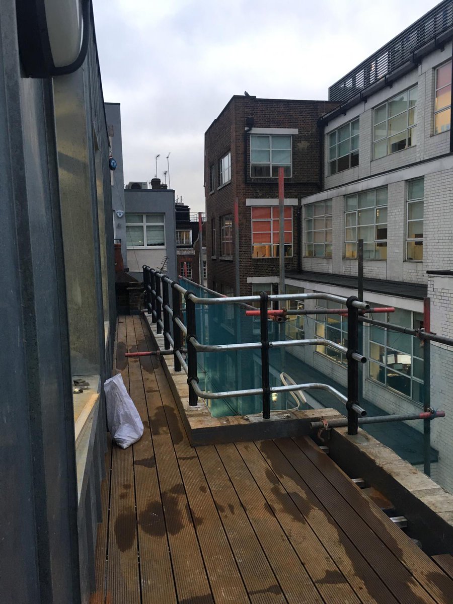 Boll_Ards's tweet photo. CAST IRON POST AND RAIL. Let's make it a 100% #recycled post and rail day. Featuring Scotland (Dundee), Scotland (Livingston), Yorkshire and a London Roof Terrace. #ASF #Scotland #Yorkshire #London #recycling #postandrail #bollards https://t.co/nm4QixisH9