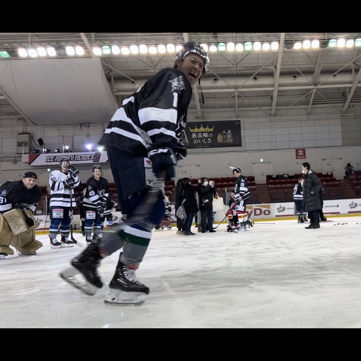 Hiiyuu_7741828's tweet image. とても面白い体験でした😂🙌
フリブレ保護者の皆様も可愛い👨‍👦‍👦
#アイスホッケーヒーローズ2
#ガチ氷撮