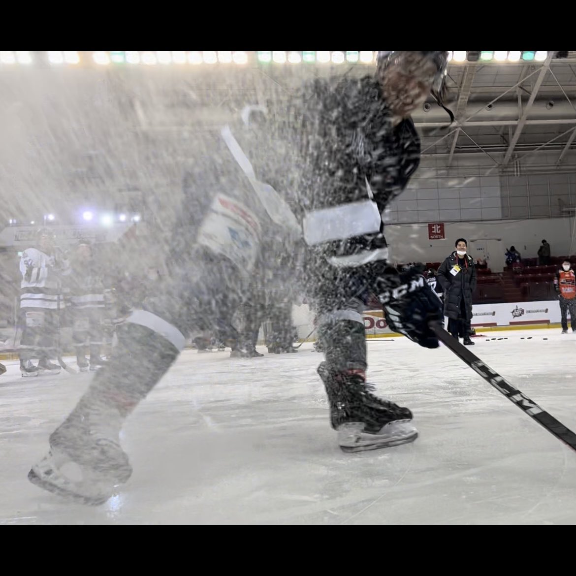 Hiiyuu_7741828's tweet image. とても面白い体験でした😂🙌
フリブレ保護者の皆様も可愛い👨‍👦‍👦
#アイスホッケーヒーローズ2
#ガチ氷撮